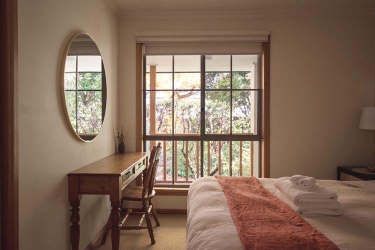 9a Woodlands Grove