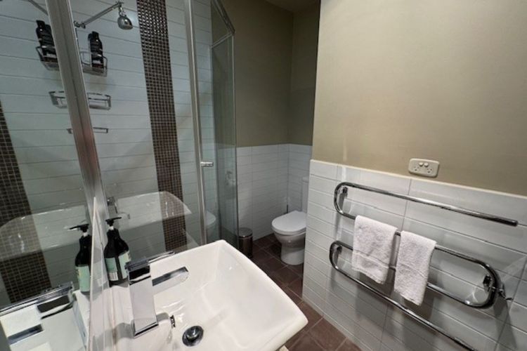 Unit 6 Centenary Park Townhouse