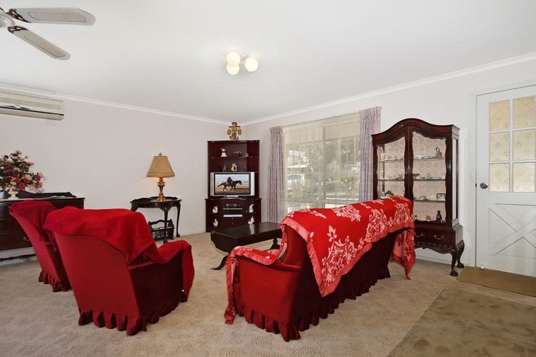 Wood Street Central – Central location!
