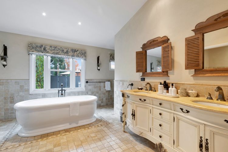 Collins Cottage – Luxury Accommodation