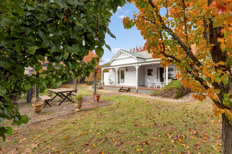 Collins Cottage – Luxury Accommodation