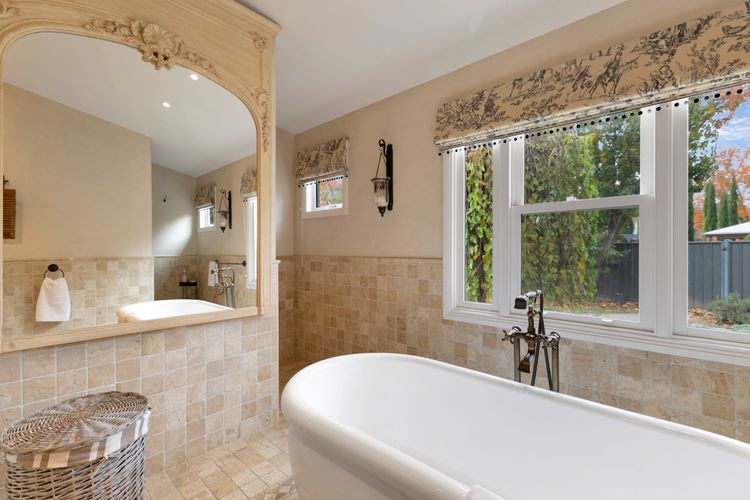 Collins Cottage – Luxury Accommodation