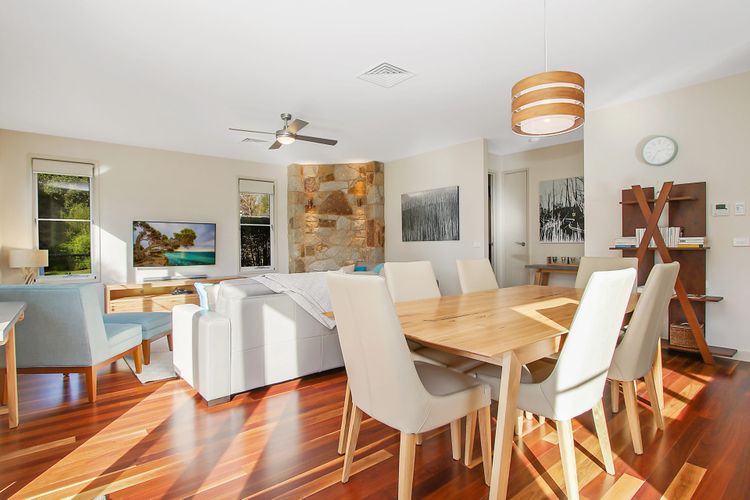 Couples on the Park – Great location!