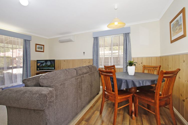 Cedar Cottage –  Unit 3 Tudor Village