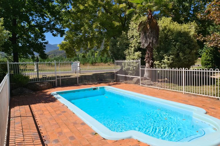 Cedar Cottage –  Unit 3 Tudor Village