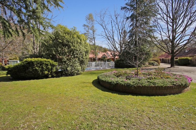 Cedar Cottage –  Unit 3 Tudor Village
