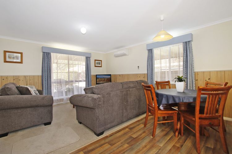 Cedar Cottage –  Unit 3 Tudor Village