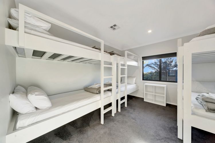 Mountain Mist Retreat – 6 Bedrooms
