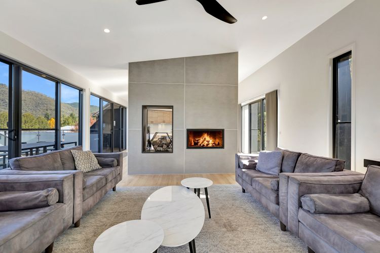 Mountain Mist Retreat – 5 Bedrooms