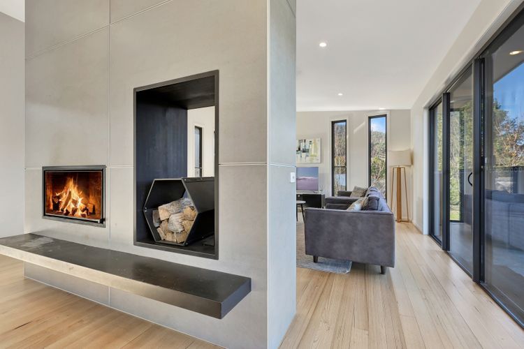 Mountain Mist Retreat – 5 Bedrooms