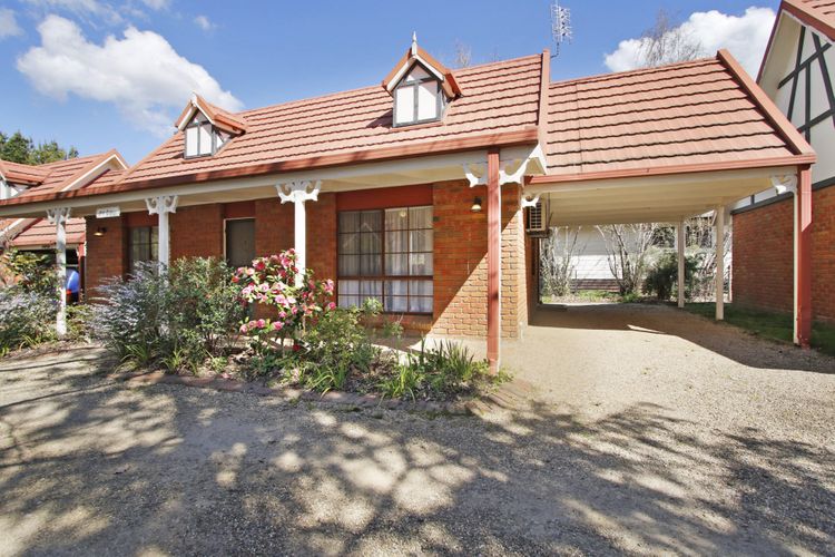 Oak Cottage – Unit 5 Tudor Village