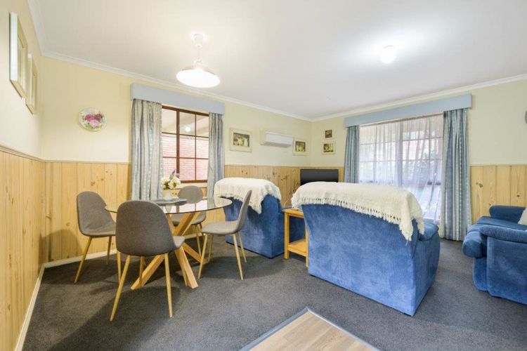 Oak Cottage – Unit 5 Tudor Village