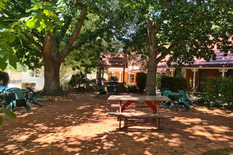 Oak Cottage – Unit 5 Tudor Village