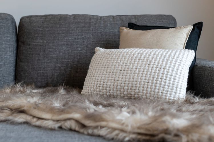 Balcony to Bogong – modern house ten minute stroll to town