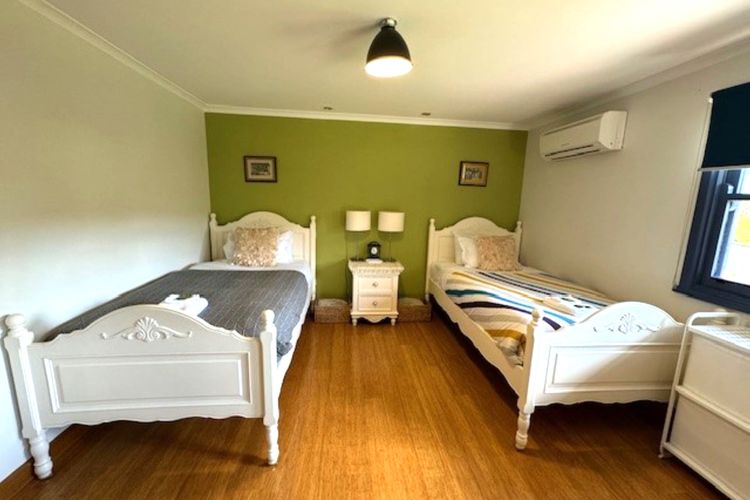 Artee House – A Bright Escape