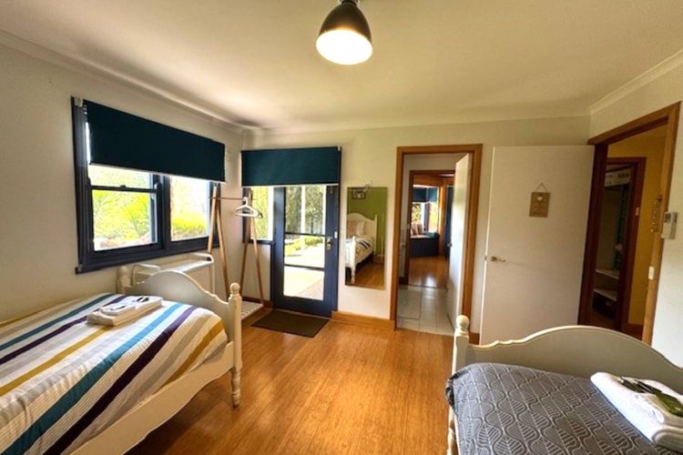 Artee House – A Bright Escape