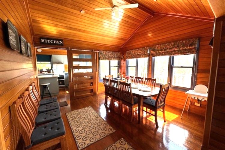 Artee House – A Bright Escape