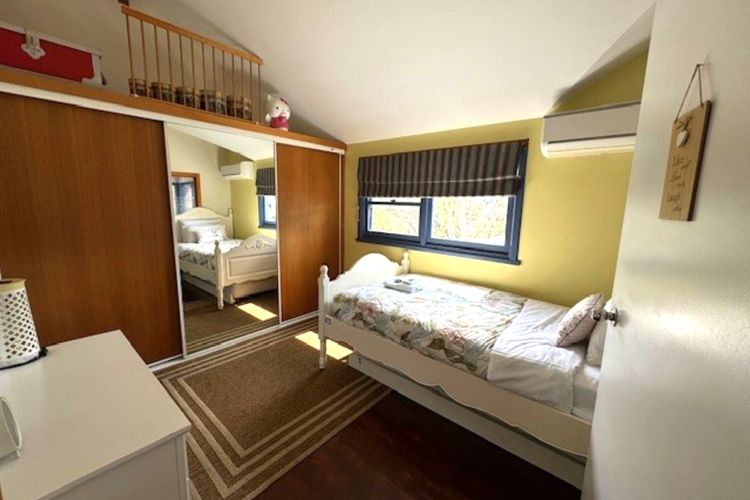 Artee House – A Bright Escape