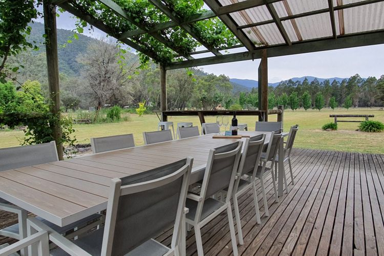 Feathertop Views and Barn