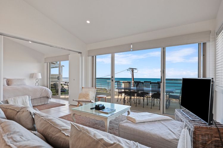 2/8 Railway Tce, Port Elliot