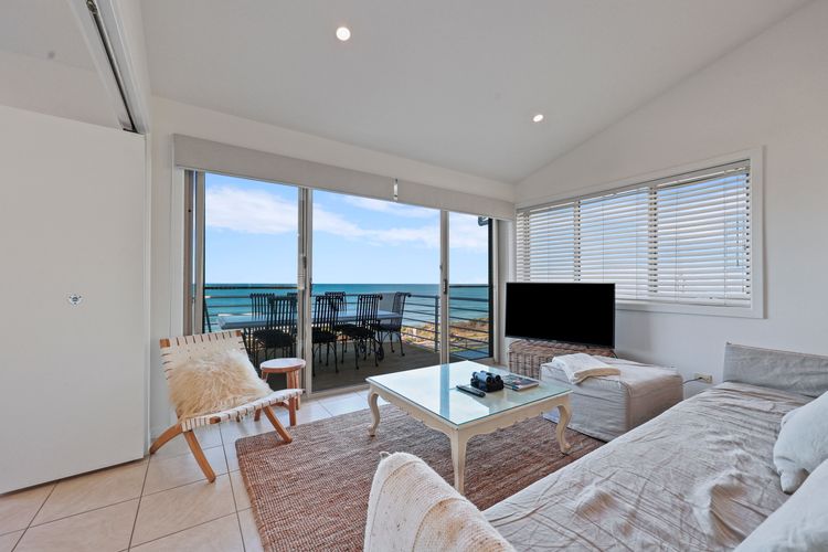 2/8 Railway Tce, Port Elliot