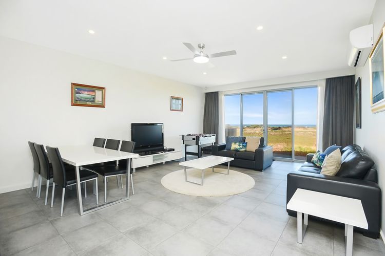 Executive Accommodation Absolute Beach Front