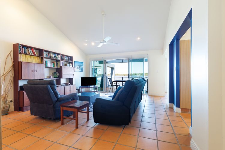 Riverview Apartment 2.6  3-5 Riverview Street