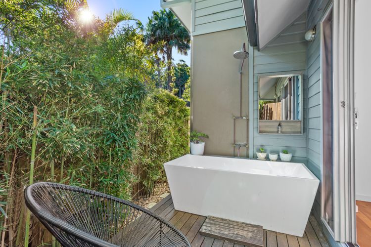 Outdoor Shower and tub