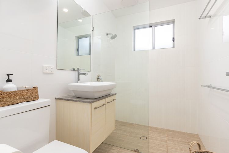 Bath room - 1