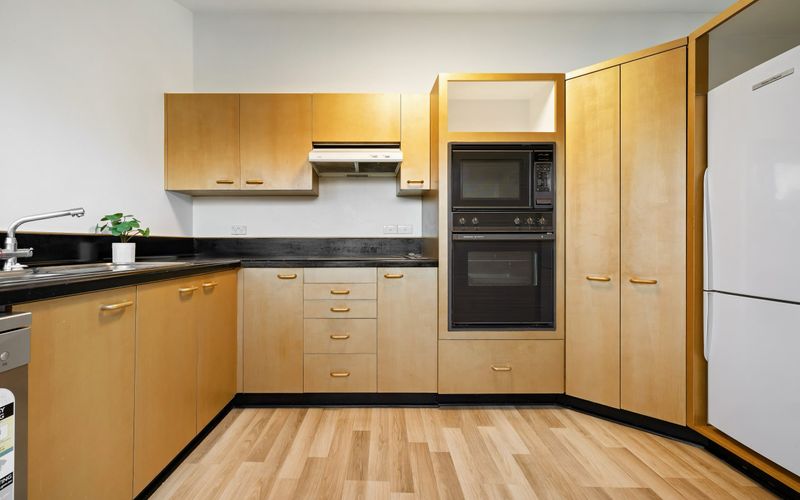 2 Bedroom Lakeview