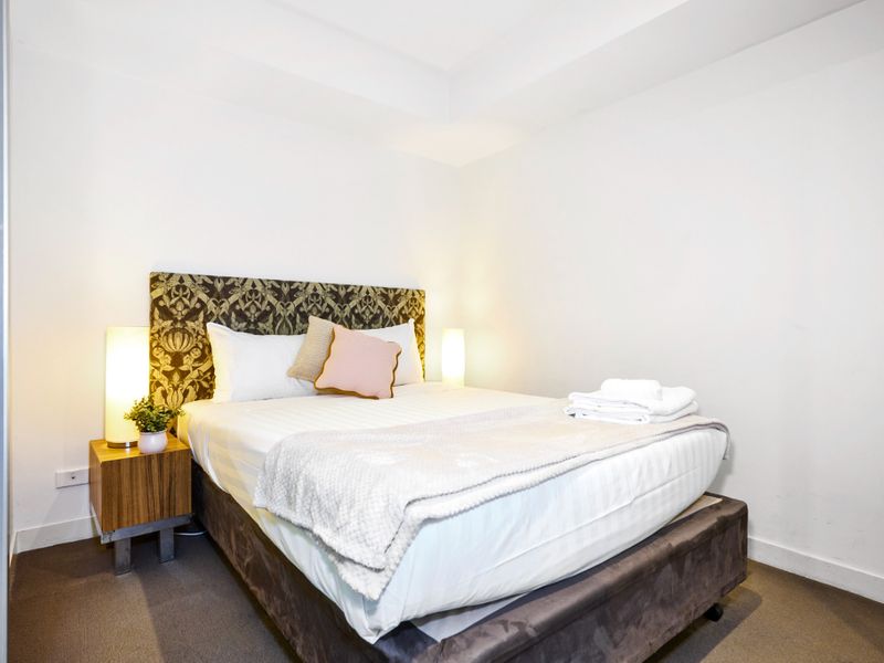 Cozy 1-Bed Apartment on St Kilda Road