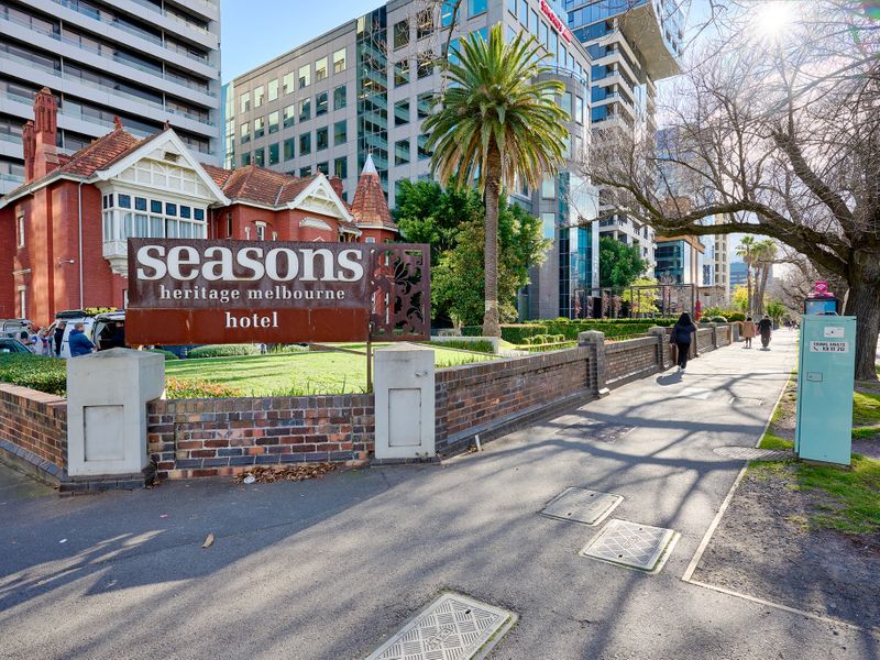 Cozy 1-Bed Apartment on St Kilda Road