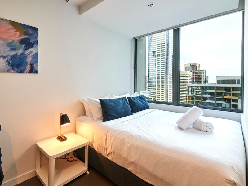 Sky-High Serenity with Stunning Views on Level 32