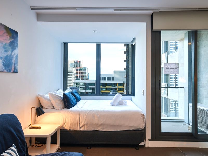 Sky-High Serenity with Stunning Views on Level 32