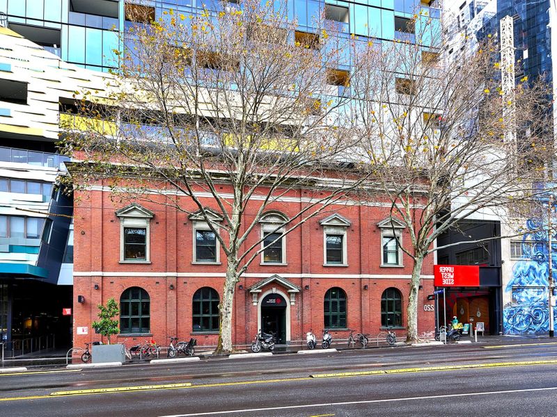 Spencer St Serenity: Stylish Urban Escape in the CBD