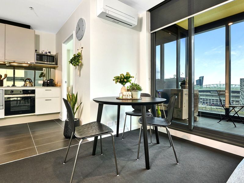 Spencer St Serenity: Stylish Urban Escape in the CBD