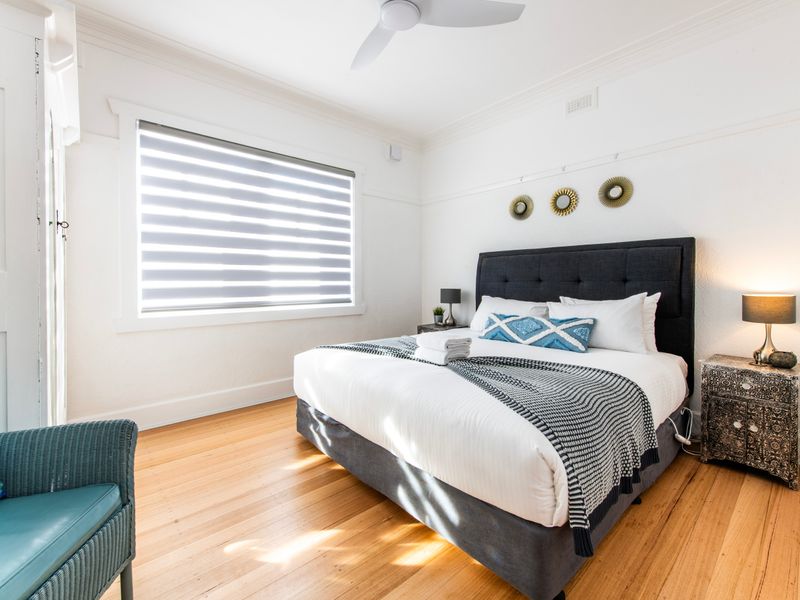 Charming 3-Bedroom Retreat by St Kilda Gardens