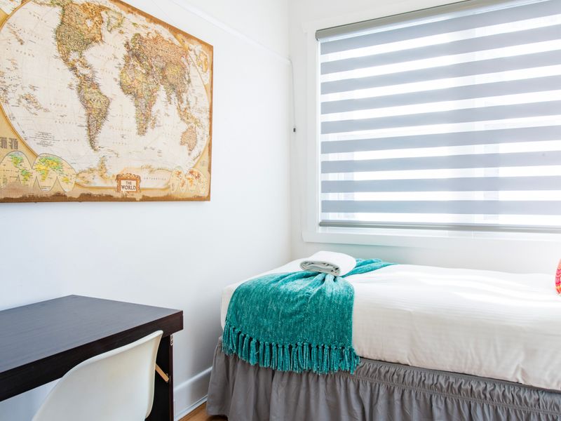 Charming 3-Bedroom Retreat by St Kilda Gardens