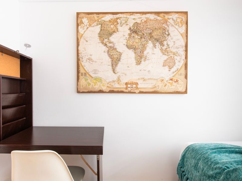 Charming 3-Bedroom Retreat by St Kilda Gardens