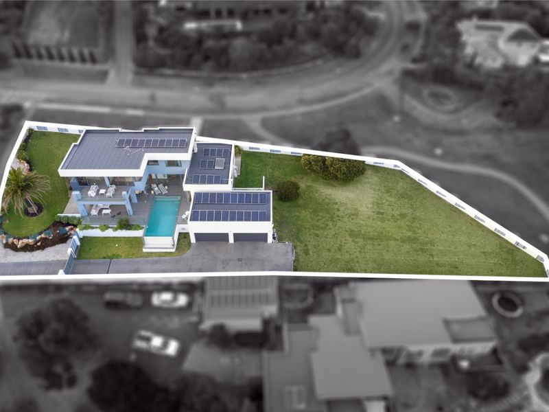 Infinity Pool & Fireplaces with Sea View Trees
