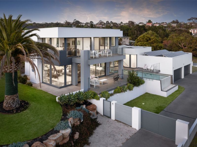 Infinity Pool & Fireplaces with Sea View Trees