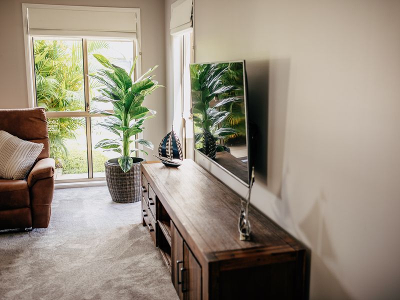 Riverfront Retreat – Family Getaway