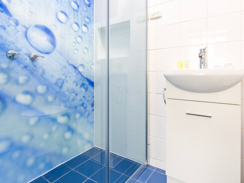 Bright and Colourful Bathroom/Ensuite