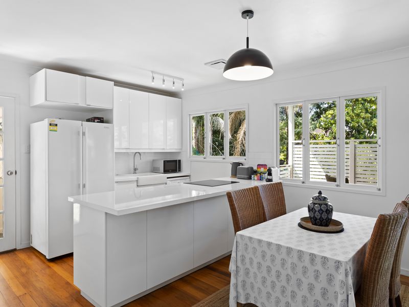 The Queenslander Charm