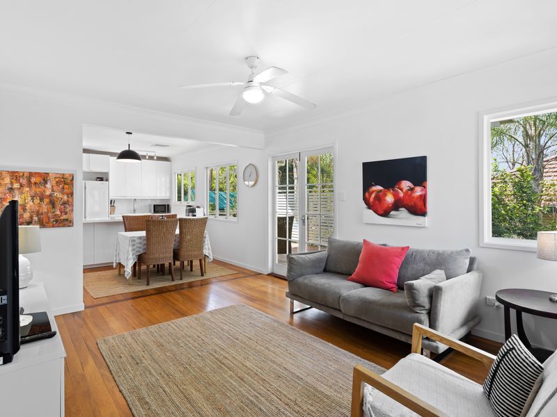 The Queenslander Charm