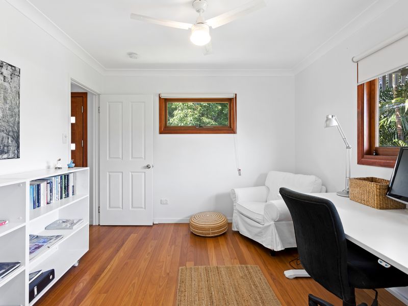 The Queenslander Charm