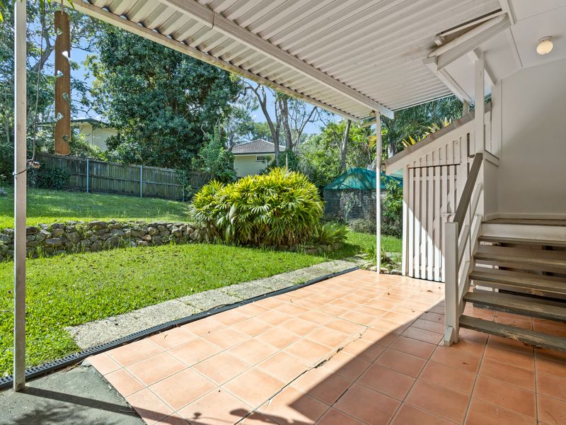 The Queenslander Charm