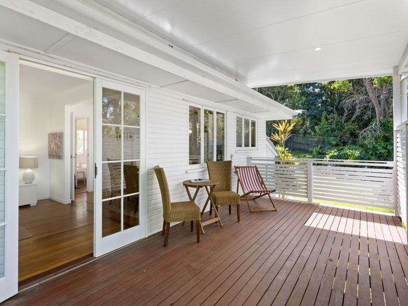 The Queenslander Charm
