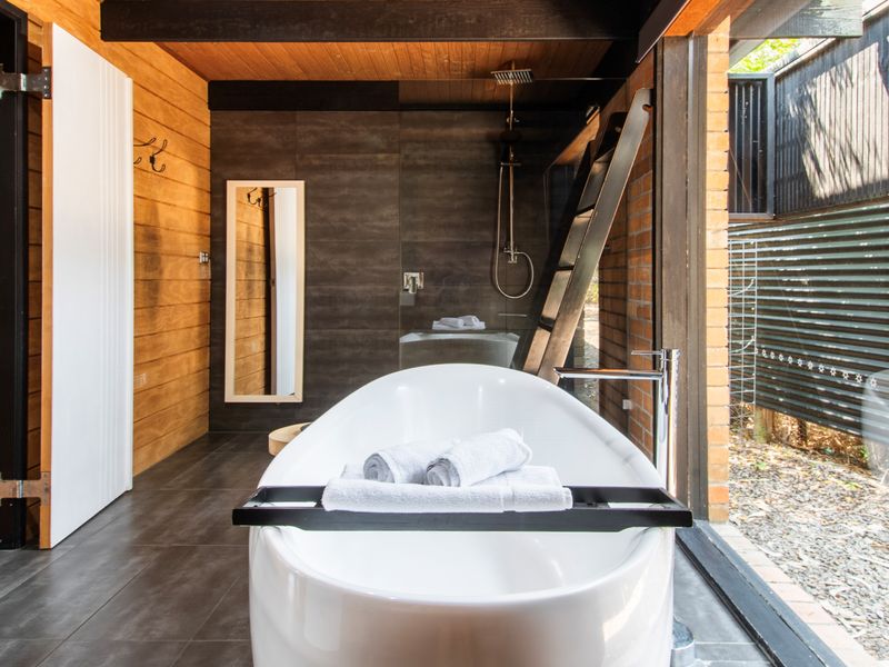 Bath Tub