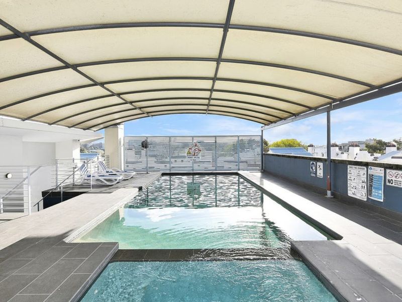 Central Sydney 1-Bed APT w/ Pool, Gym, Parking!